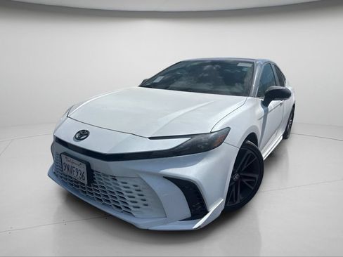 Used 2025 Toyota Camry XSE AWD/4WD image 13