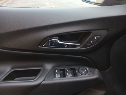 Used 2020 Chevrolet Equinox LT image 12