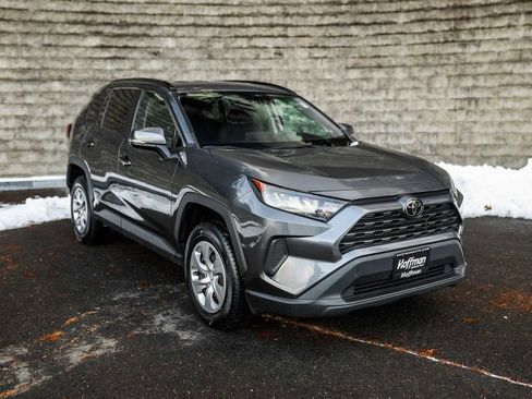 Used 2019 Toyota RAV4 LE image 2