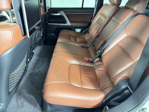 Used 2016 Toyota Land Cruiser AWD/4WD image 15