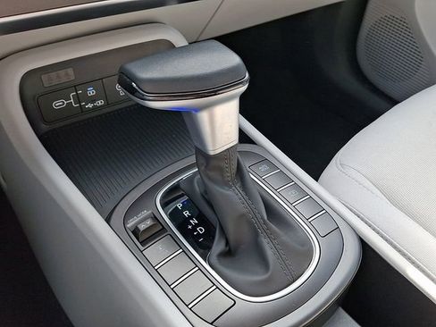 Used 2025 Hyundai Kona SEL image 19