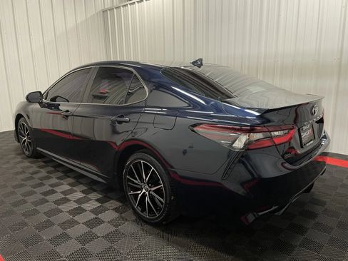 Used 2021 Toyota Camry SE w/ Convenience Package FWD image 2
