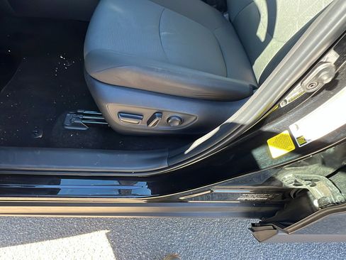 Used 2025 Toyota RAV4 XLE image 17