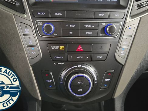 Used 2019 Hyundai Santa Fe XL AWD/4WD image 16
