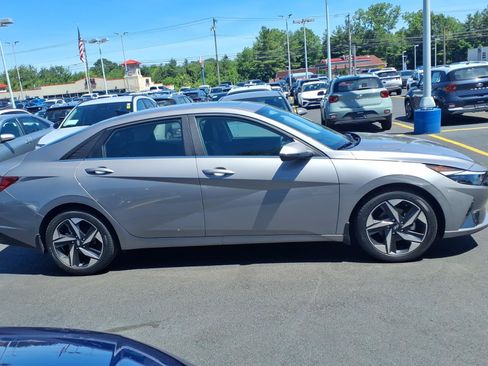 Certified 2023 Hyundai Elantra Limited FWD image 4