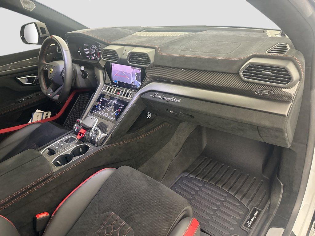 Used 2024 Lamborghini Urus Performante AWD/4WD image 30