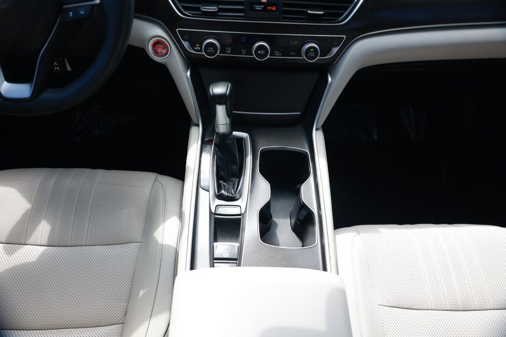 Used 2018 Honda Accord EX-L image 32