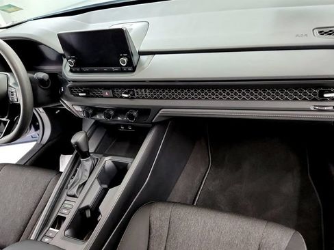 Used 2025 Honda Accord SE image 16