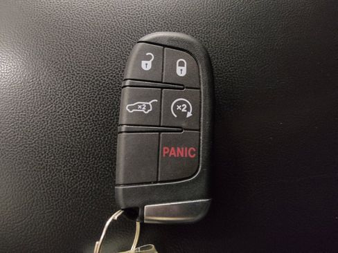 Used 2021 Jeep Grand Cherokee Trailhawk AWD/4WD image 32
