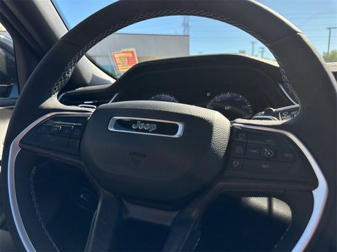 New 2025 Jeep Grand Cherokee Limited w/ Trailer Tow Package image 25