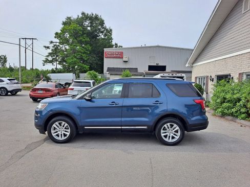 Used 2018 Ford Explorer XLT w/ Equipment Group 202A AWD/4WD image 5
