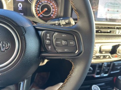 Used 2024 Jeep Gladiator Sport image 22