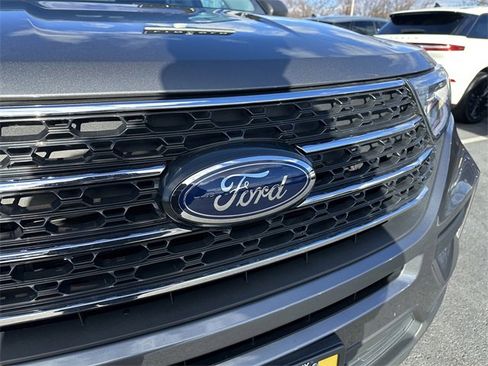 Certified 2022 Ford Explorer XLT image 10