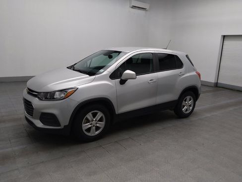 Used 2022 Chevrolet Trax LS w/ Tint and Cruise Package FWD image 2