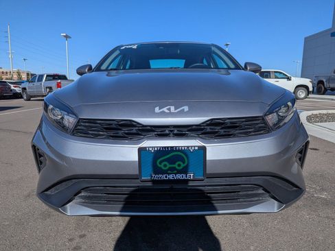 Used 2023 Kia Forte LXS w/ LXS Technology Package FWD image 5