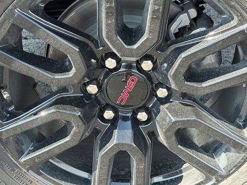 New 2026 GMC Sierra 1500 Elevation image 24