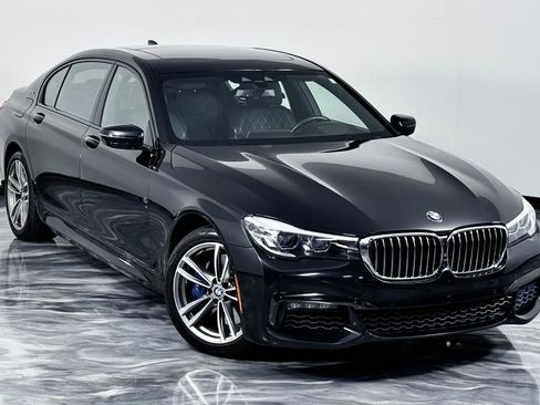 Used 2018 BMW 740e xDrive AWD/4WD image 3