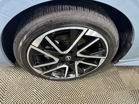 Certified 2025 Nissan Sentra SR image 10