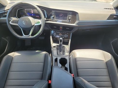 Used 2024 Volkswagen Jetta SE FWD image 12
