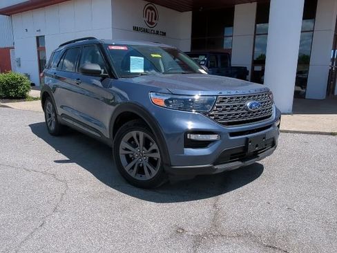 Used 2021 Ford Explorer XLT w/ Equipment Group 202A AWD/4WD image 3