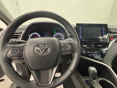 Used 2022 Toyota Camry SE FWD image 18