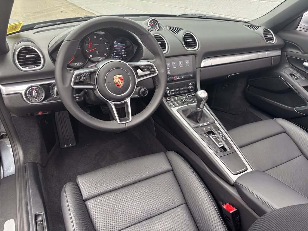 Certified 2025 Porsche 718 Boxster RWD image 4