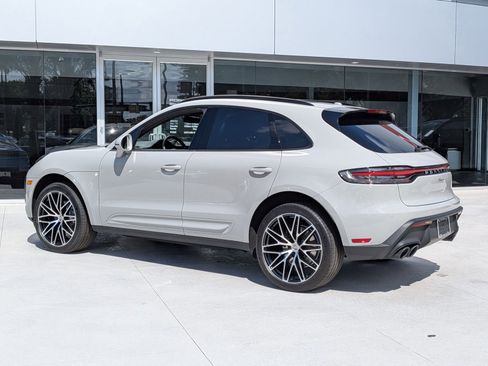 Certified 2025 Porsche Macan AWD/4WD image 3