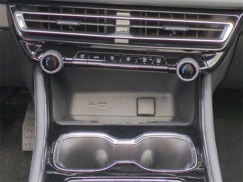 New 2026 Chevrolet Traverse RS image 19