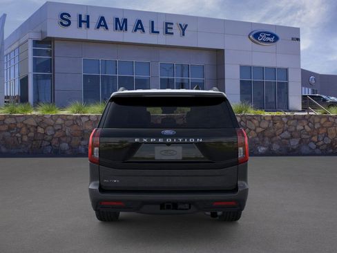 New 2025 Ford Expedition Active image 5