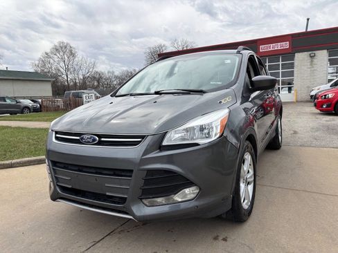 Used 2016 Ford Escape SE w/ Equipment Group 201A image 3