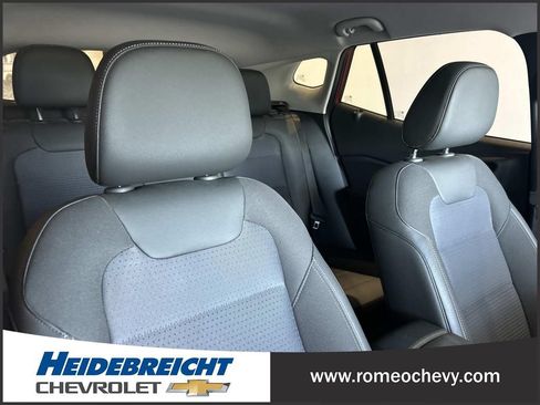 Used 2024 Chevrolet Trax LT w/ Driver Confidence Package FWD image 33