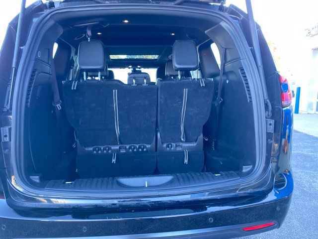 Used 2025 Chrysler Pacifica Limited FWD image 36