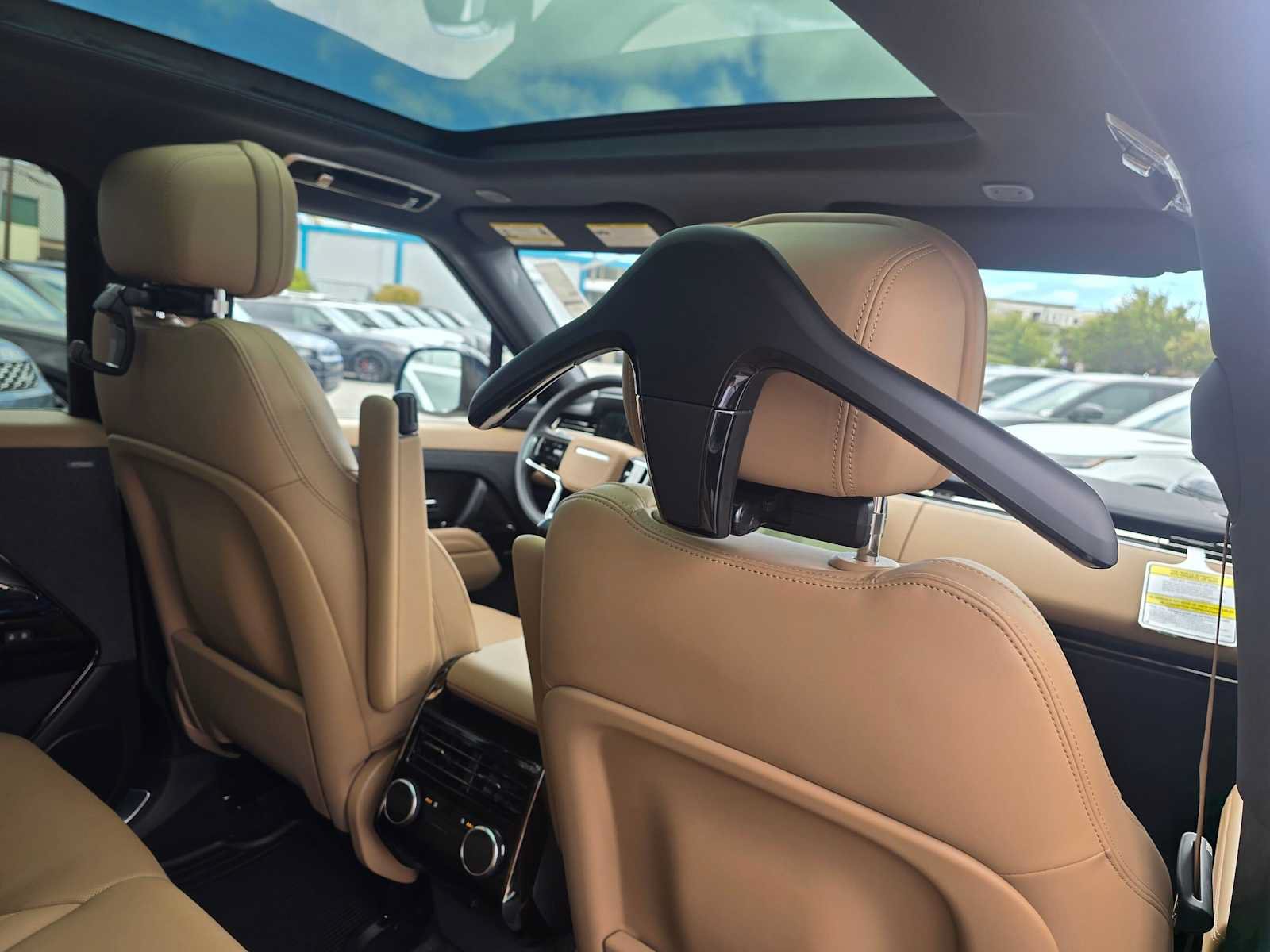 New 2027 Land Rover Range Rover Sport SE AWD/4WD image 13