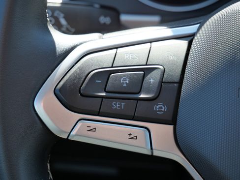 Certified 2021 Volkswagen Atlas SE w/ Towing Package image 33