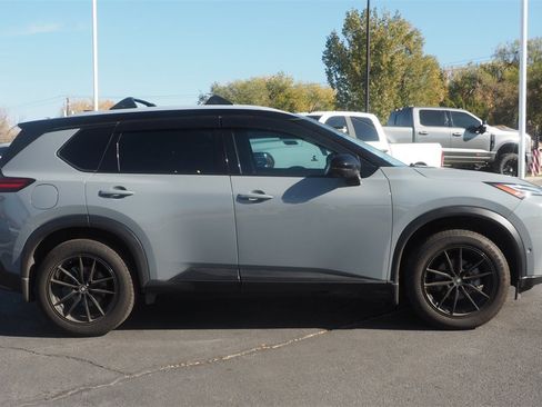 Used 2023 Nissan Rogue Platinum w/ Platinum Premium Package image 4