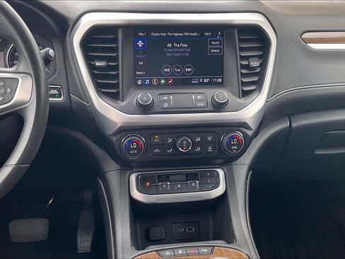 Used 2023 GMC Acadia SLE w/ Driver Convenience Package FWD image 6