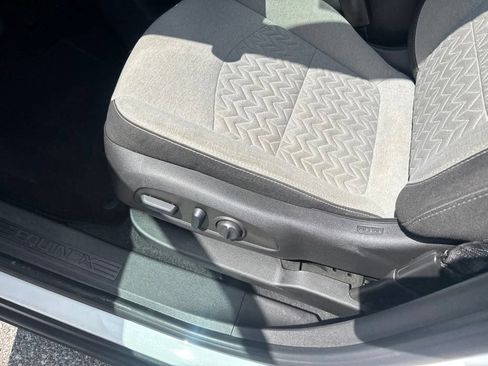 Used 2022 Chevrolet Equinox LS w/ LS Convenience Package FWD image 12