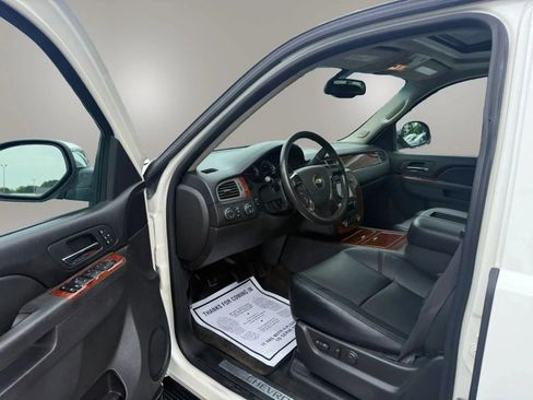 Used 2012 Chevrolet Avalanche LTZ AWD/4WD image 13