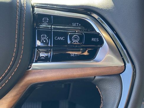 New 2025 Jeep Grand Cherokee Summit image 19