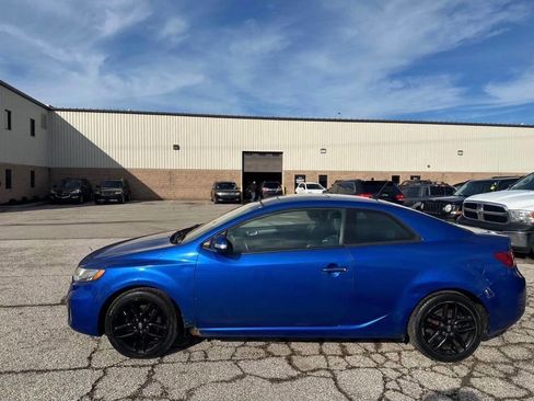 Used 2010 Kia Forte Koup SX w/ Leather Pkg image 2