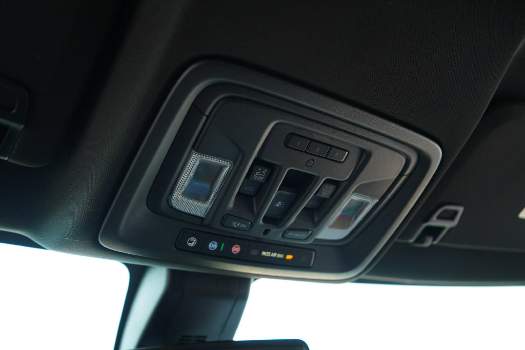 Used 2021 Chevrolet Silverado 1500 High Country AWD/4WD image 11