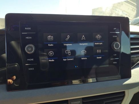 New 2025 Volkswagen Jetta SE image 13