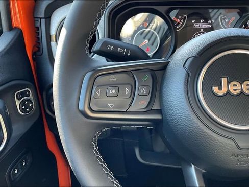 New 2025 Jeep Gladiator Sport image 17