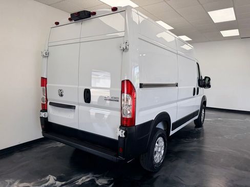 Used 2025 RAM ProMaster 2500 w/ Quick Order Package 22G SLT FWD image 21