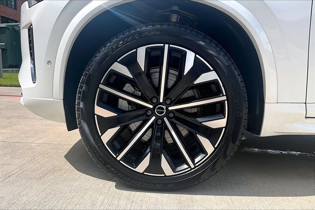 Used 2026 Volvo XC90 B6 Plus AWD/4WD image 11