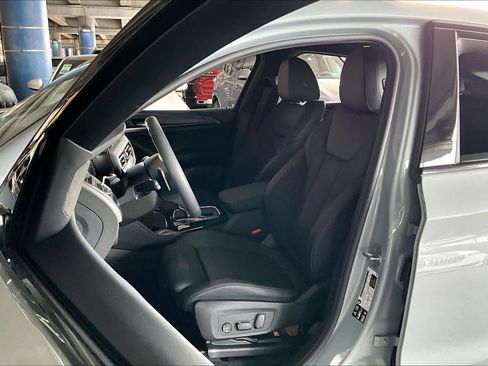 Used 2025 BMW X4 xDrive30i w/ Premium Package image 7