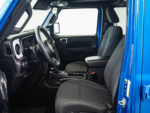 Used 2024 Jeep Wrangler Unlimited image 21
