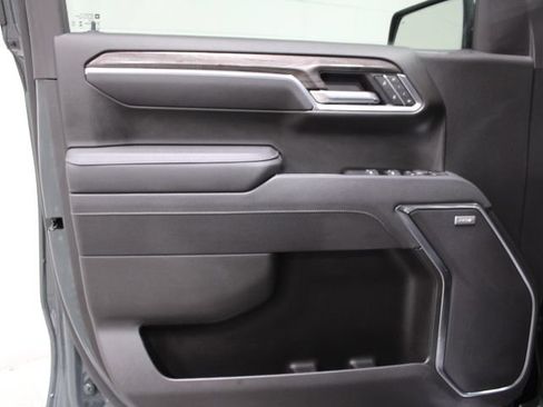 Used 2025 Chevrolet Silverado 1500 LTZ AWD/4WD image 18