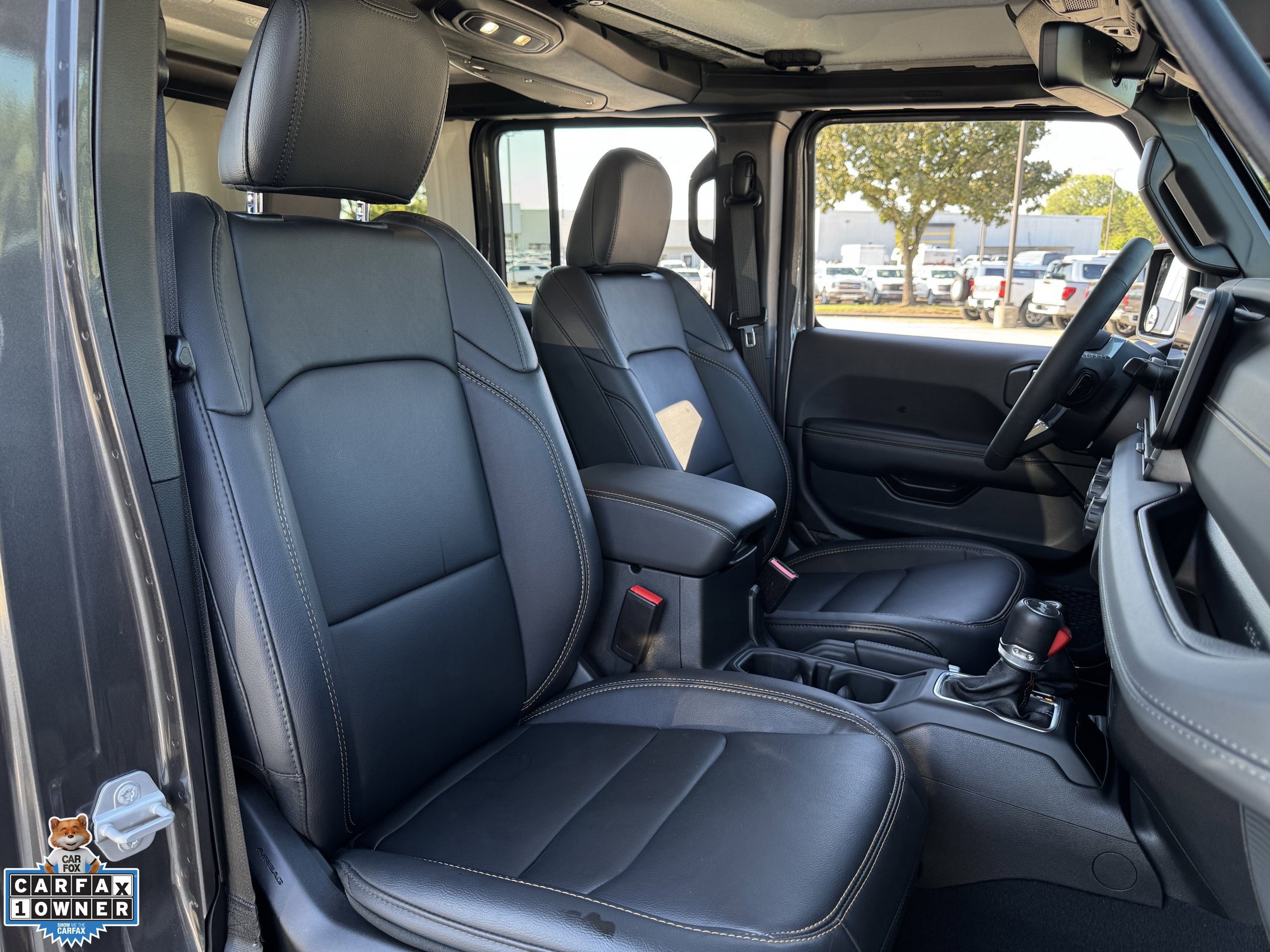 Used 2026 Jeep Wrangler Unlimited Sahara AWD/4WD image 31