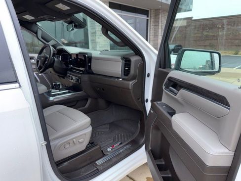 Used 2023 Chevrolet Silverado 1500 LTZ image 15